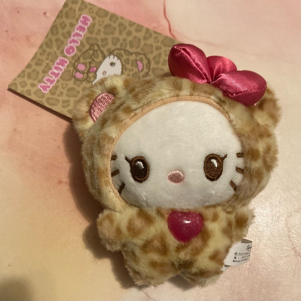 🐱 10cm Limited Edition Sanrio Hello Kitty in Leopard Bear Outfit Plush Doll